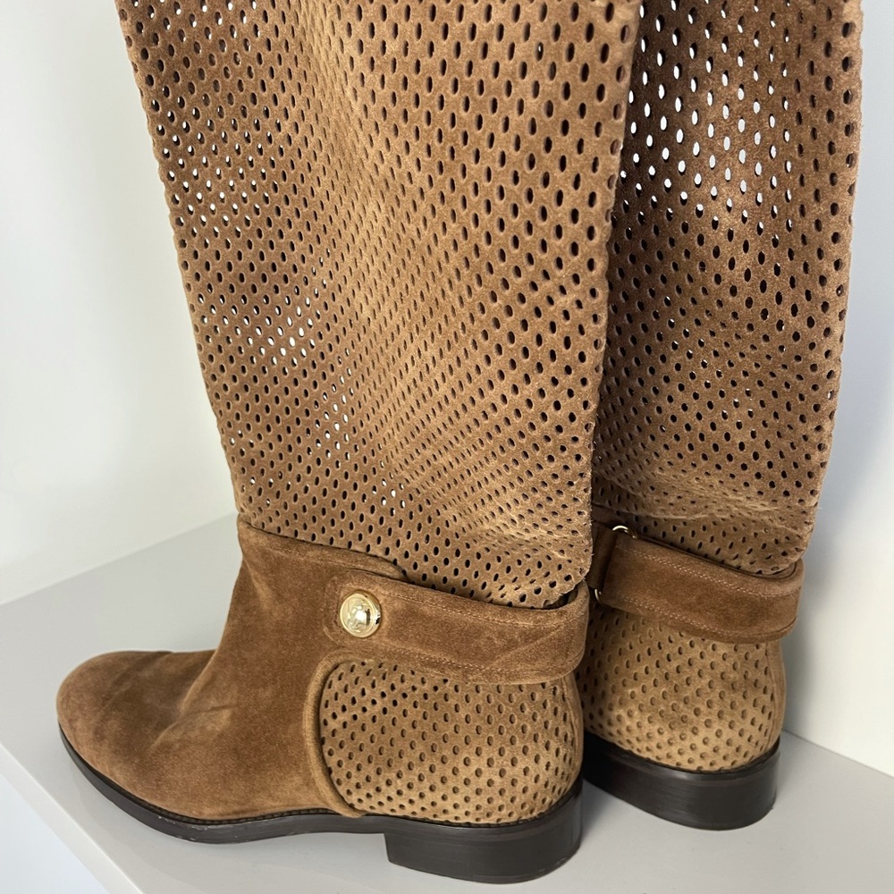 Louis Vuitton Leather Knee-High Riding Boots
Brown/Camel, Round-Toes